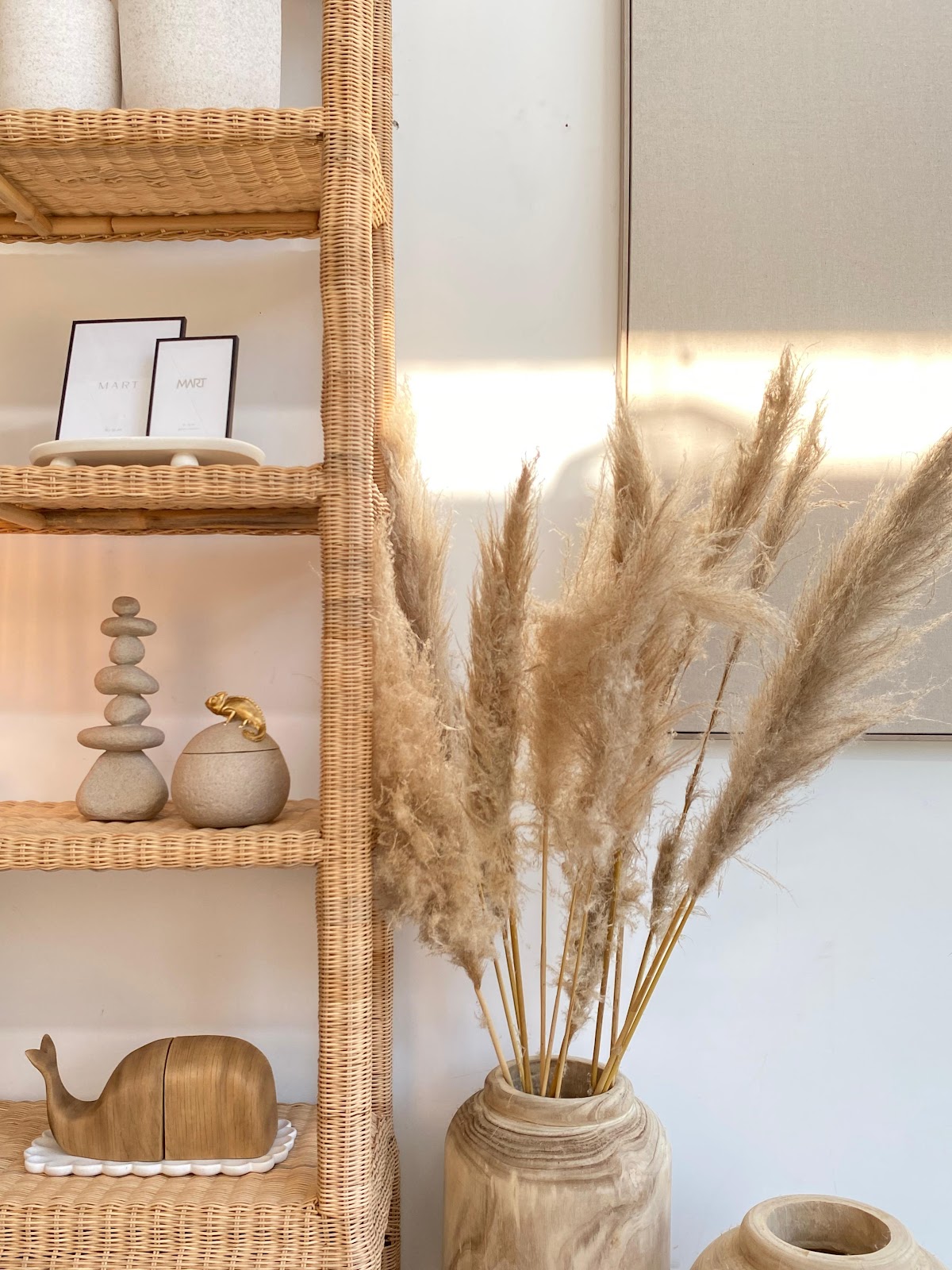 Crie Ambientes Aconchegantes com Vasos e Arranjos de Flores Artificiais